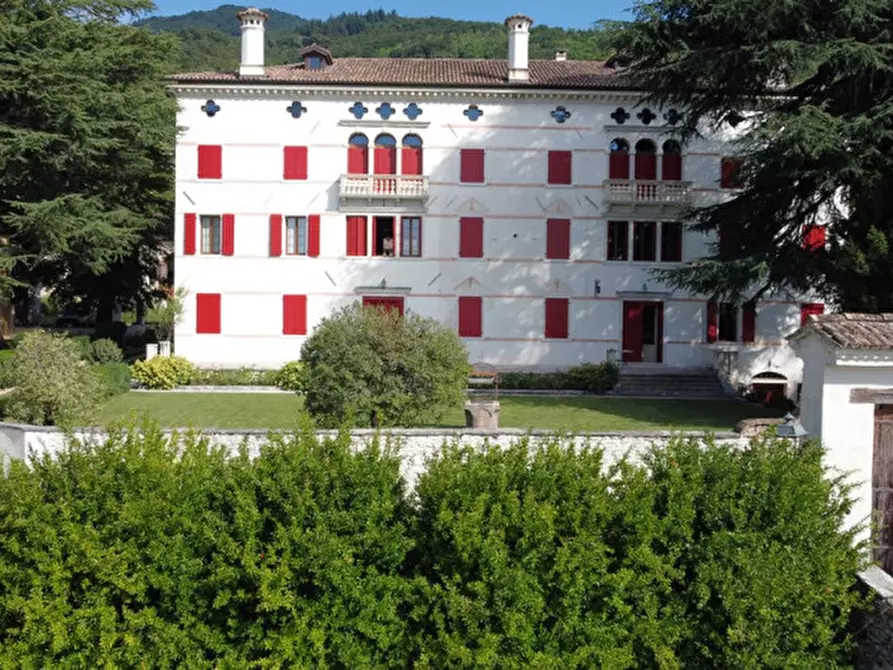 Immagine 2 di Villa in vendita  a Cavaso Del Tomba