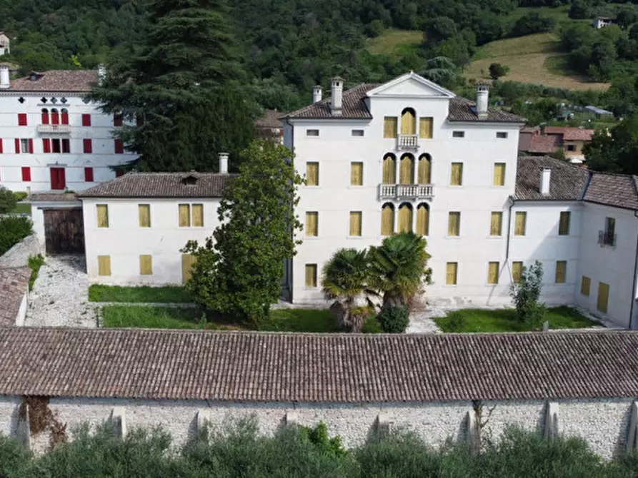 Immagine 3 di Villa in vendita  a Cavaso Del Tomba