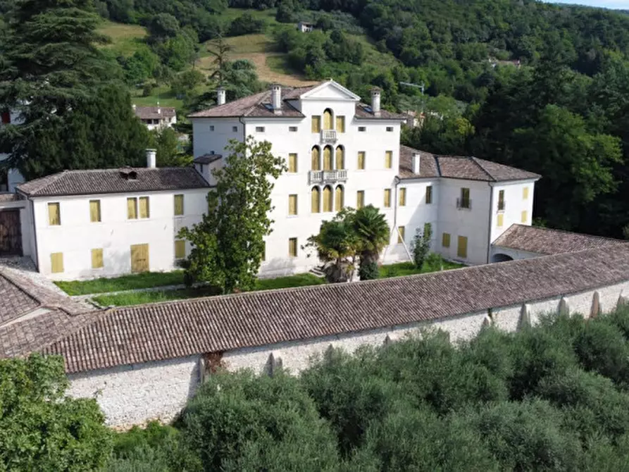 Immagine 4 di Villa in vendita  a Cavaso Del Tomba