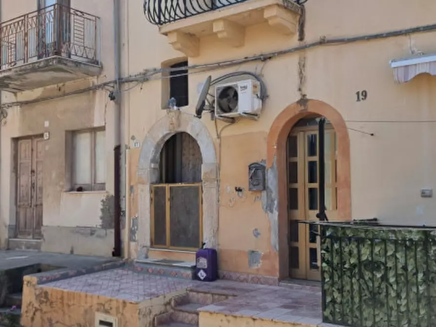 Immagine 1 di Casa indipendente in vendita  in VICO CALCAGNO, 19 a Milazzo