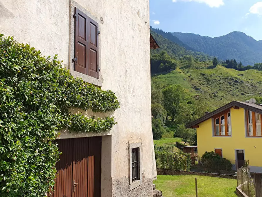 Immagine 1 di Casa indipendente in vendita  in Frazione Por a Pieve Di Bono-Prezzo