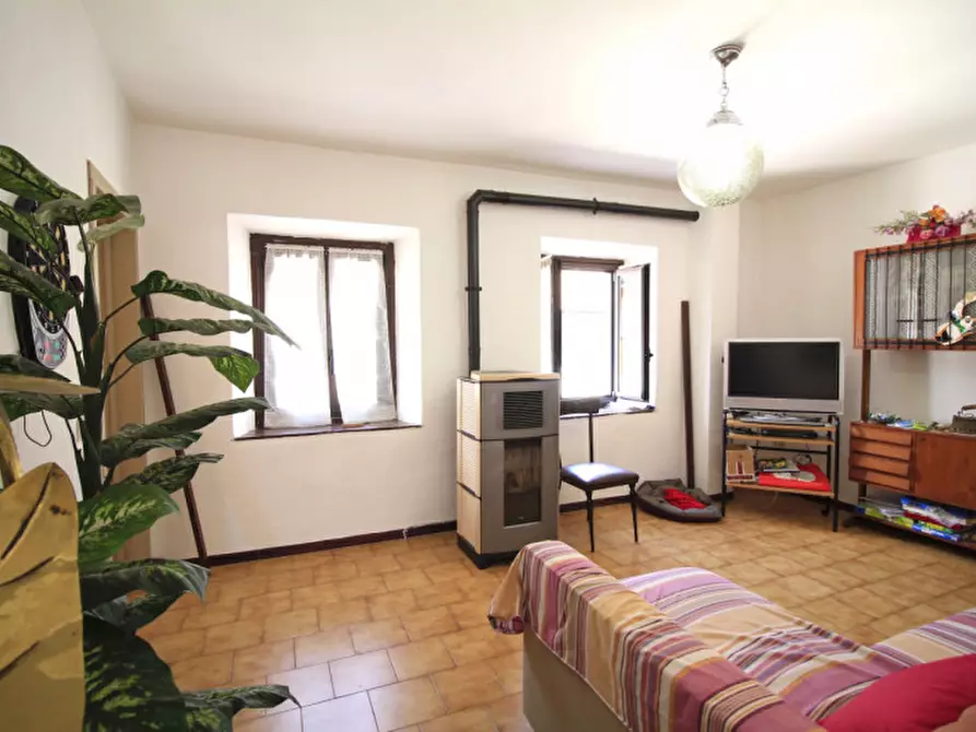 Immagine 3 di Casa indipendente in vendita  in Frazione Por a Pieve Di Bono-Prezzo