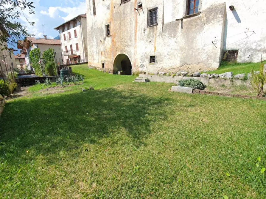 Immagine 10 di Casa indipendente in vendita  in Frazione Por a Pieve Di Bono-Prezzo