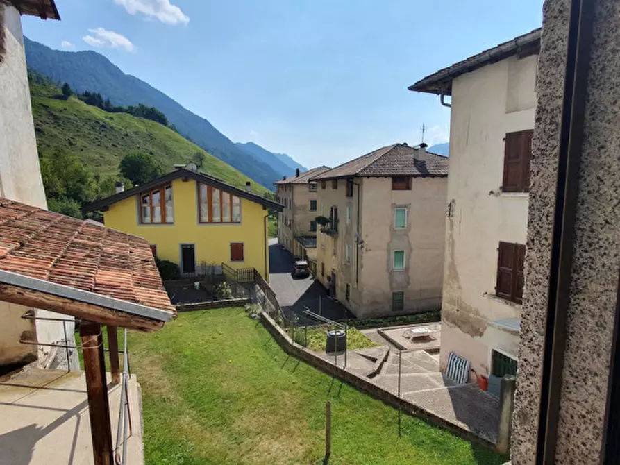 Immagine 11 di Casa indipendente in vendita  in Frazione Por a Pieve Di Bono-Prezzo