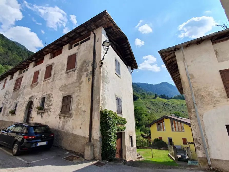 Immagine 16 di Casa indipendente in vendita  in Frazione Por a Pieve Di Bono-Prezzo