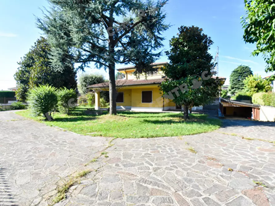 Immagine 1 di Villa in vendita  in via giardino a Cerea