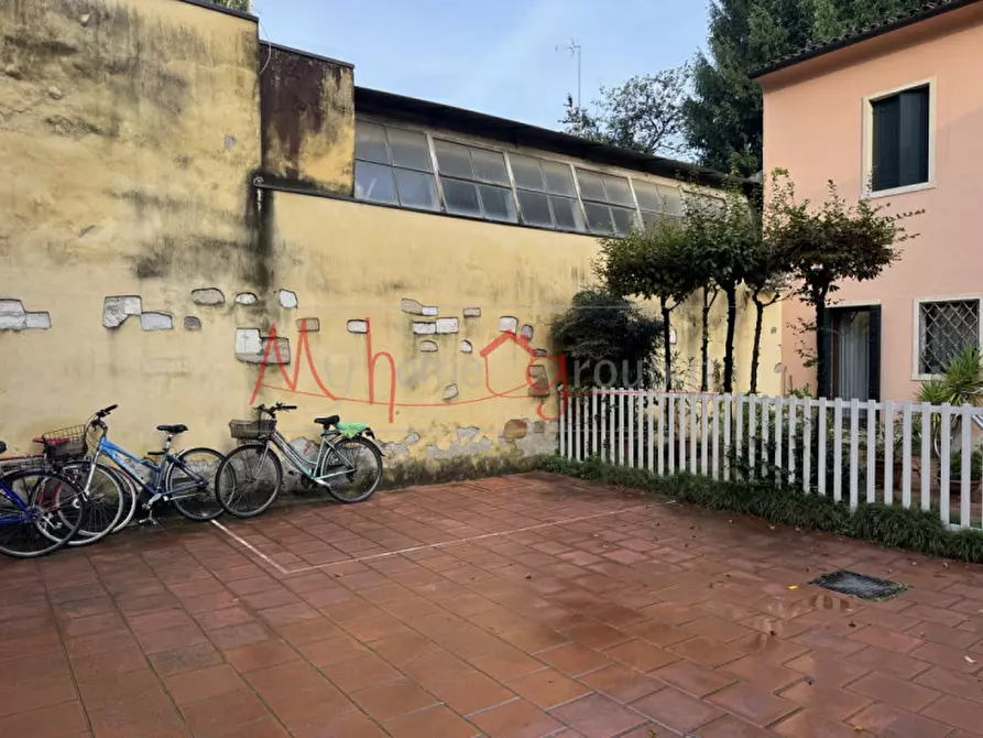 Immagine 1 di Posto auto in vendita  in via barbarigo a Padova