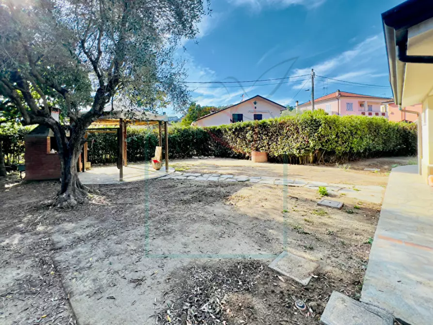 Immagine 2 di Villetta a schiera in vendita  in via mulino del piano a Castelnuovo Magra