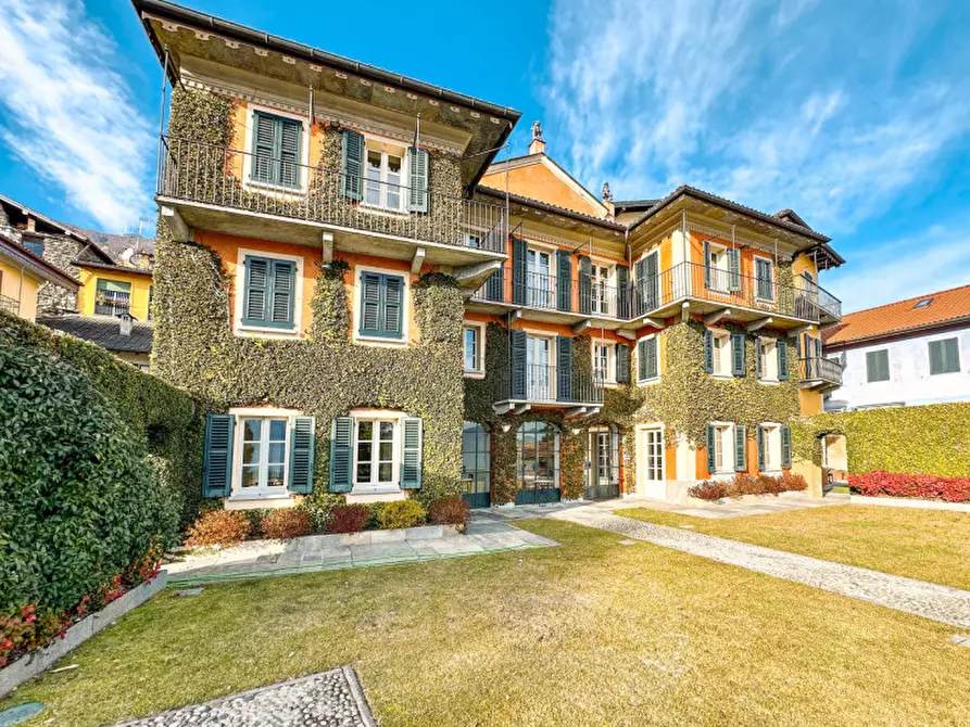 Immagine 1 di Palazzo in vendita  in via giovanni polli, 11 a Oggebbio