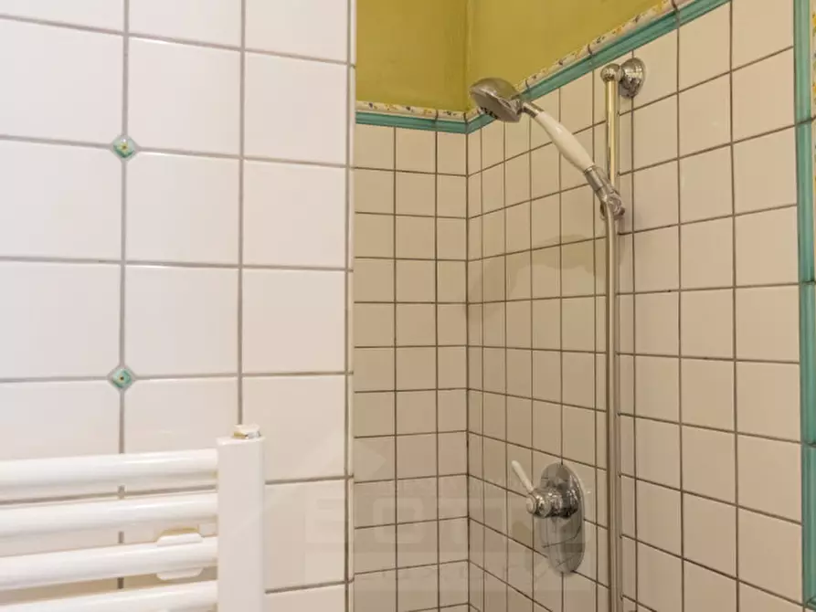 Immagine 40 di Palazzo in vendita  in via giovanni polli, 11 a Oggebbio