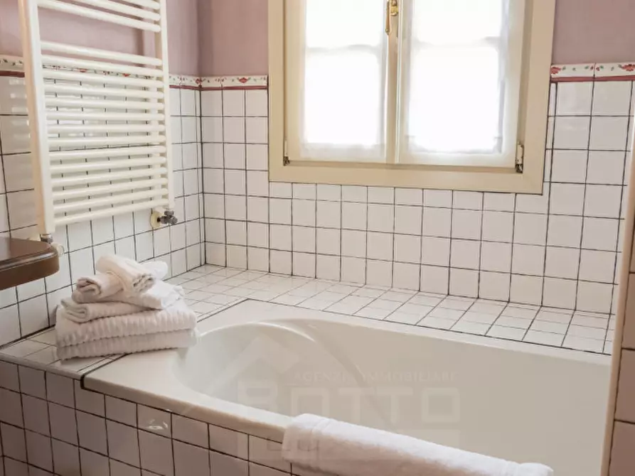 Immagine 41 di Palazzo in vendita  in via giovanni polli, 11 a Oggebbio