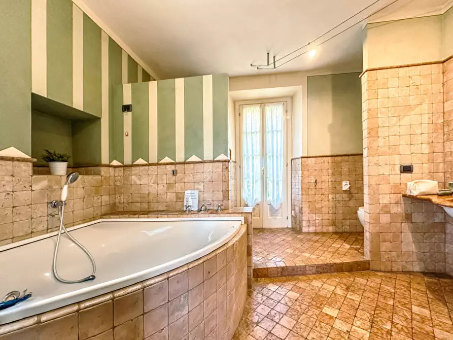 Immagine 43 di Palazzo in vendita  in via giovanni polli, 11 a Oggebbio