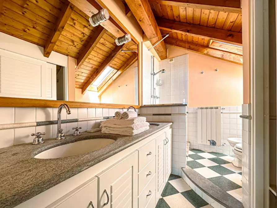 Immagine 47 di Palazzo in vendita  in via giovanni polli, 11 a Oggebbio