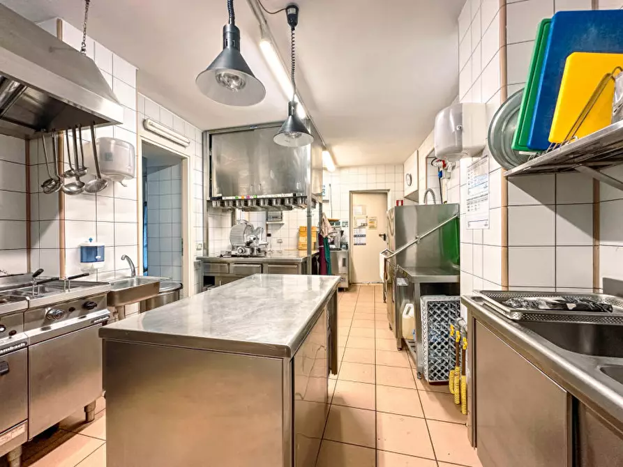 Immagine 49 di Palazzo in vendita  in via giovanni polli, 11 a Oggebbio