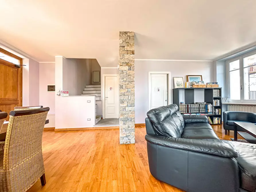 Immagine 60 di Palazzo in vendita  in via giovanni polli, 11 a Oggebbio