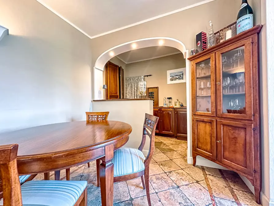 Immagine 90 di Palazzo in vendita  in via giovanni polli, 11 a Oggebbio