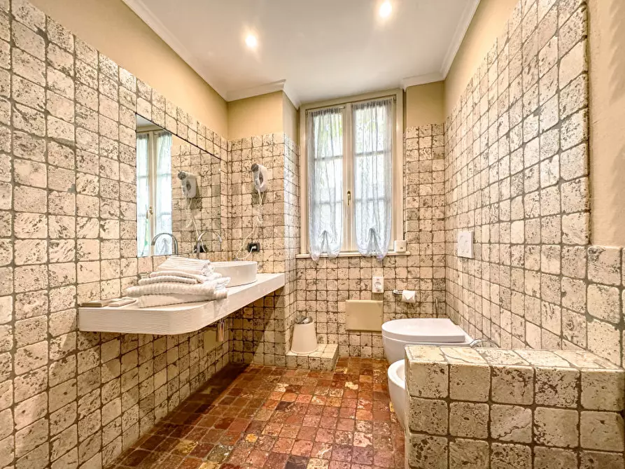 Immagine 96 di Palazzo in vendita  in via giovanni polli, 11 a Oggebbio