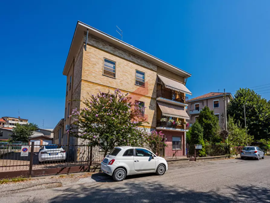 Immagine 2 di Appartamento in vendita  in Via Muzzi 3 a Parma