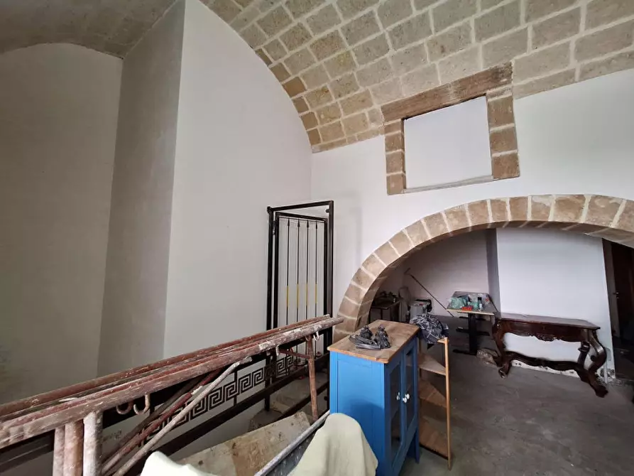 Immagine 13 di Negozio in vendita  in Via Duomo, N. 281 a Taranto