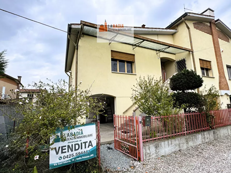 Immagine 1 di Casa bifamiliare in vendita  in Via G. Matteotti 10 a Castelbaldo