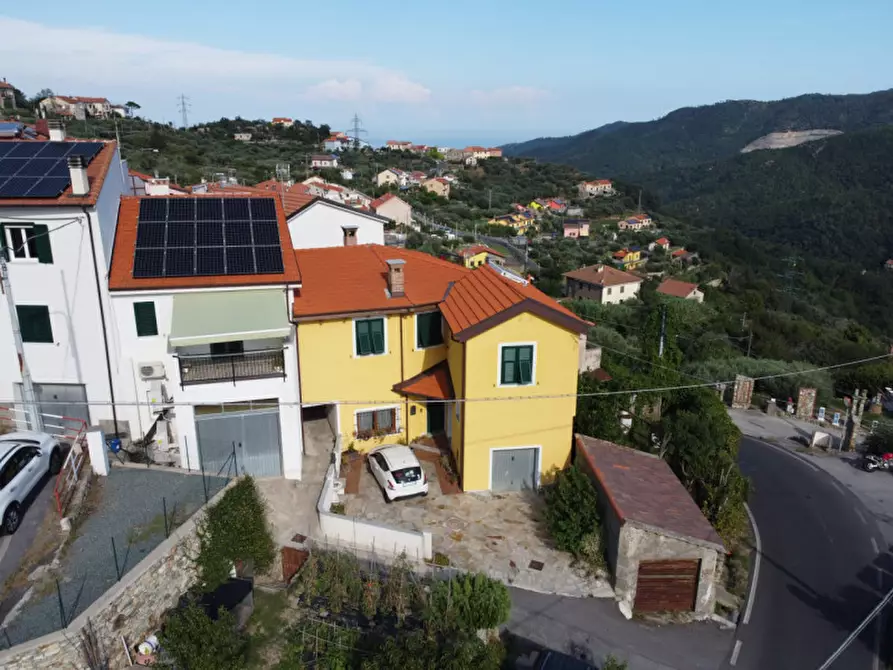 Immagine 1 di Villetta a schiera in vendita  in via nino bixio 49 a Vado Ligure