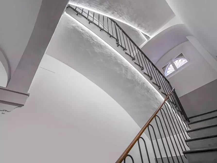 Immagine 4 di Appartamento in vendita  in Via Santo Stefano a Bologna