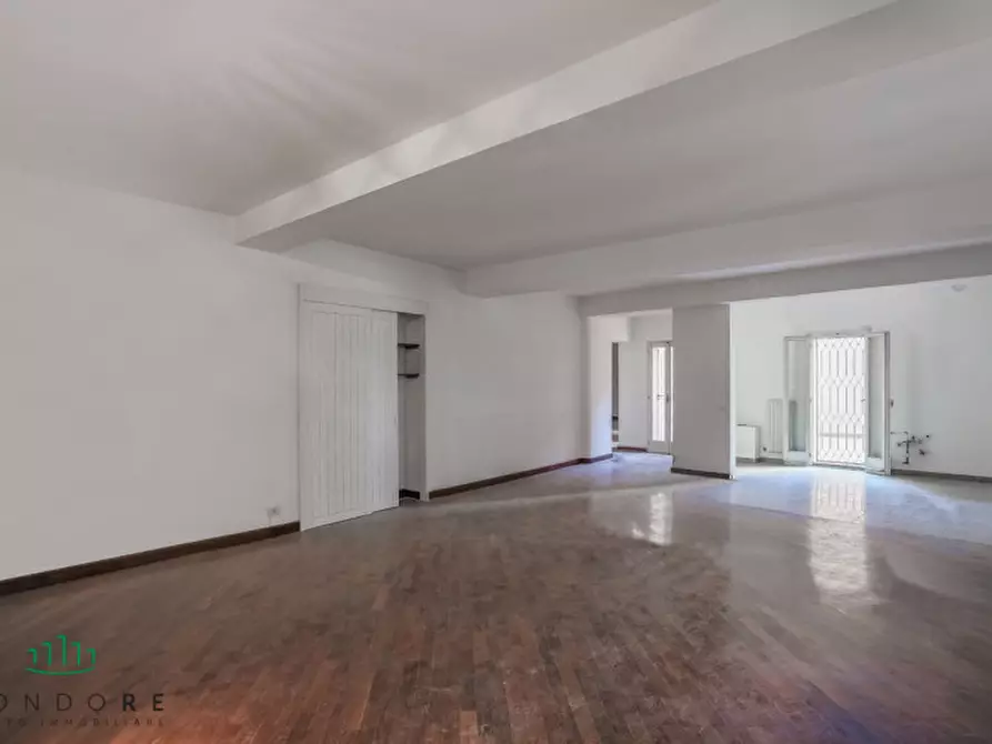 Immagine 5 di Appartamento in vendita  in Via Santo Stefano a Bologna