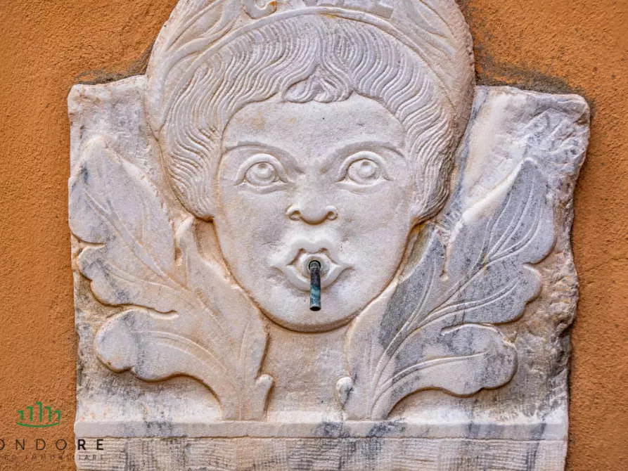 Immagine 10 di Appartamento in vendita  in Via Santo Stefano a Bologna