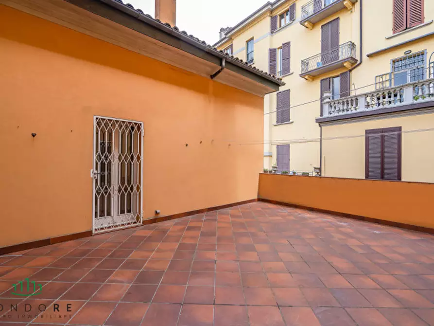 Immagine 11 di Appartamento in vendita  in Via Santo Stefano a Bologna