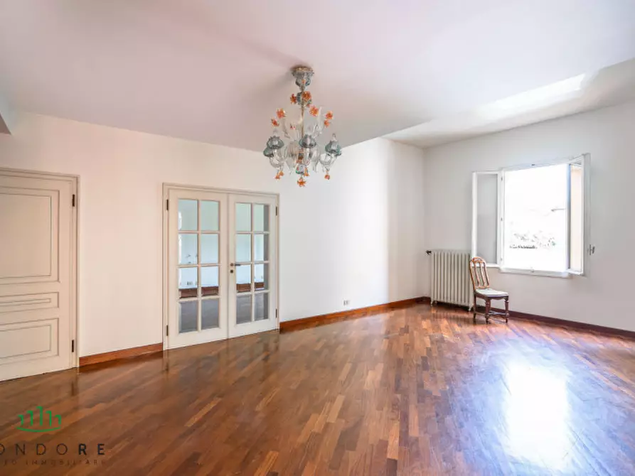 Immagine 13 di Appartamento in vendita  in Via Santo Stefano a Bologna