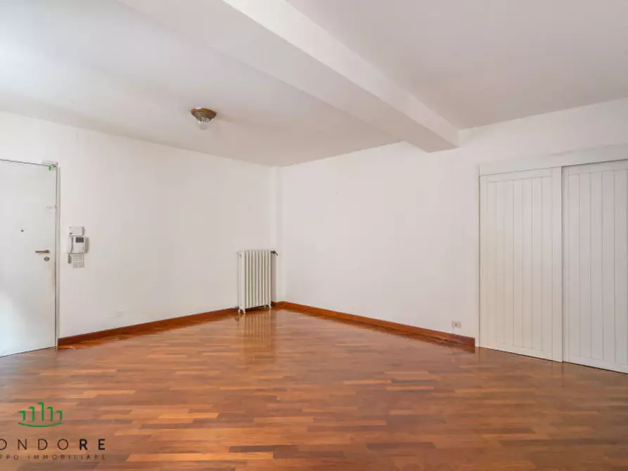 Immagine 16 di Appartamento in vendita  in Via Santo Stefano a Bologna