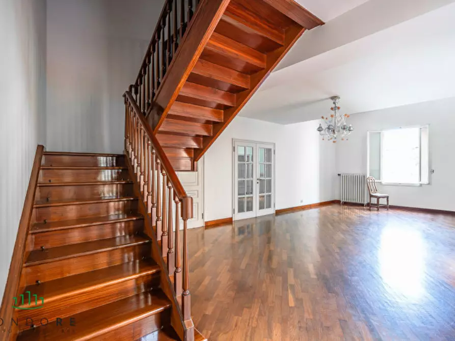 Immagine 19 di Appartamento in vendita  in Via Santo Stefano a Bologna