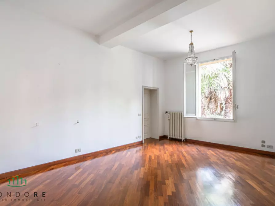 Immagine 33 di Appartamento in vendita  in Via Santo Stefano a Bologna