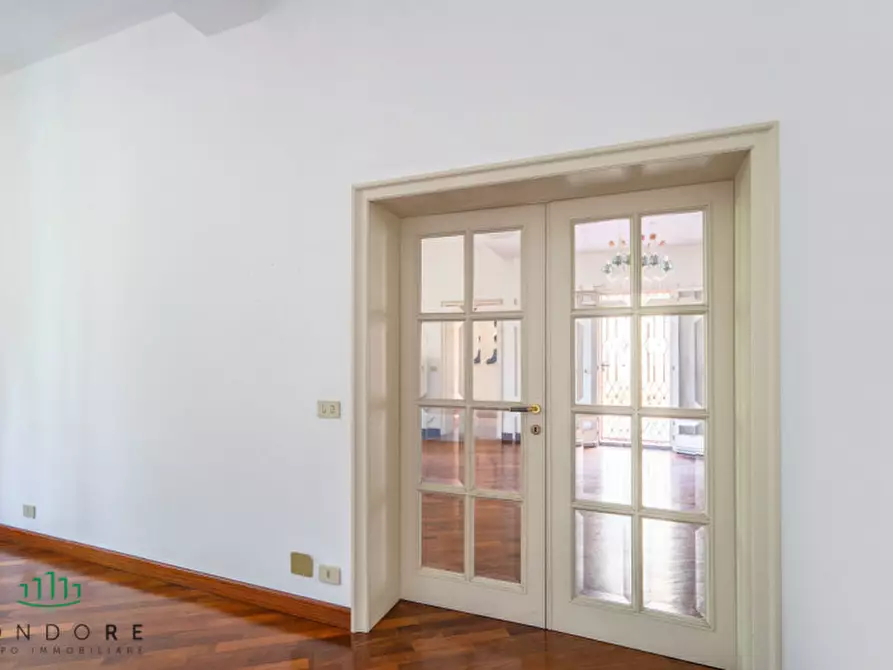 Immagine 34 di Appartamento in vendita  in Via Santo Stefano a Bologna