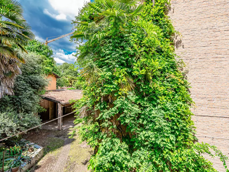 Immagine 35 di Appartamento in vendita  in Via Santo Stefano a Bologna