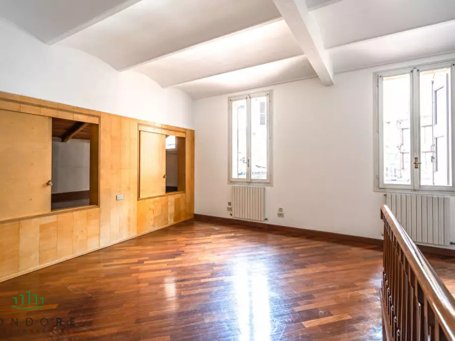 Immagine 48 di Appartamento in vendita  in Via Santo Stefano a Bologna