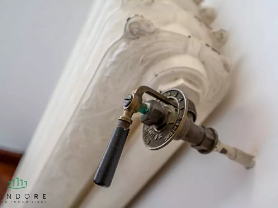 Immagine 57 di Appartamento in vendita  in Via Santo Stefano a Bologna