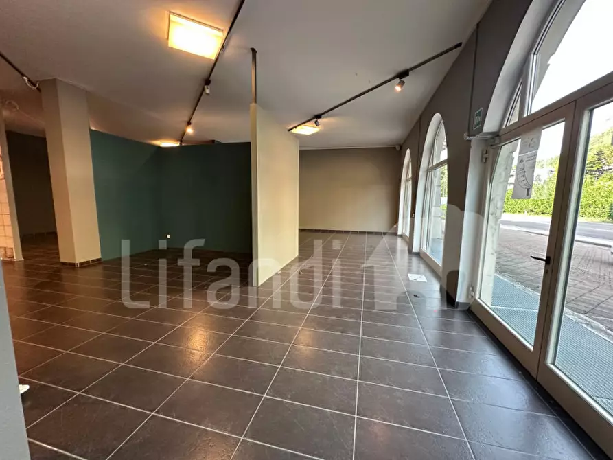 Immagine 22 di Negozio in affitto  a Egna .Neumarkt.