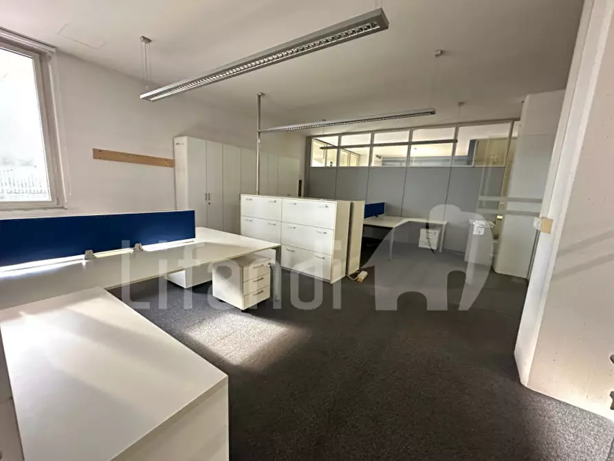 Immagine 27 di Negozio in affitto  a Egna .Neumarkt.