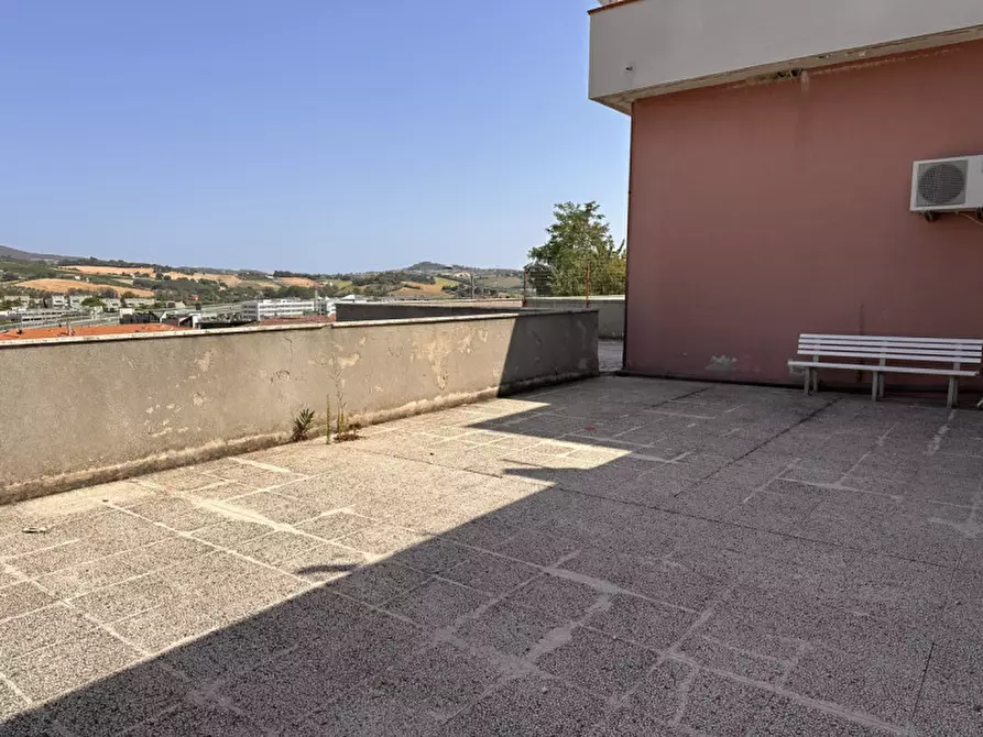 Immagine 3 di Magazzino in vendita  in Via Oliviero Zuccarini a Ancona