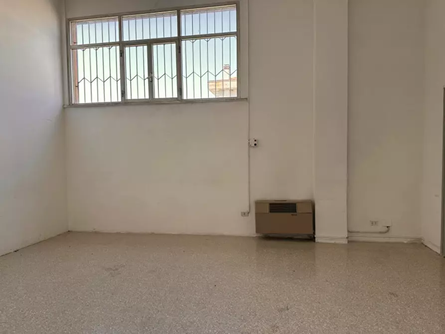 Immagine 5 di Magazzino in vendita  in Via Oliviero Zuccarini a Ancona