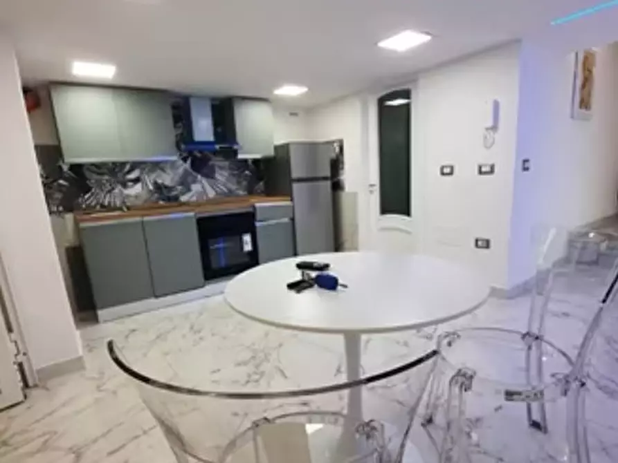 Immagine 4 di Appartamento in affitto  in via salvator rosa 139 a Napoli