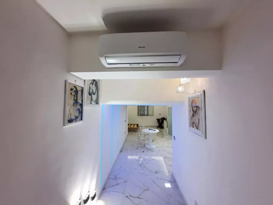 Immagine 20 di Appartamento in affitto  in via salvator rosa 139 a Napoli