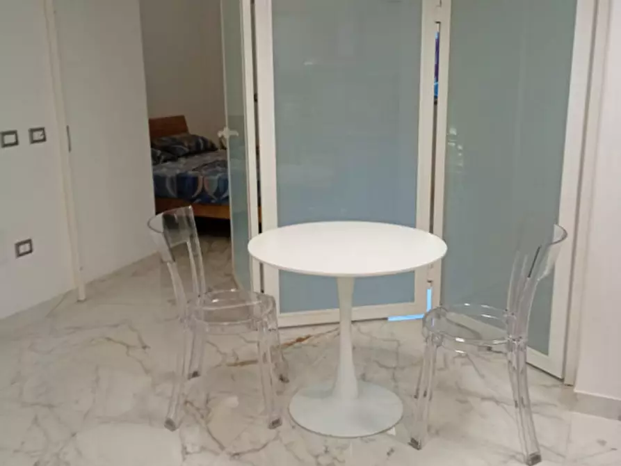 Immagine 57 di Appartamento in affitto  in via salvator rosa 139 a Napoli