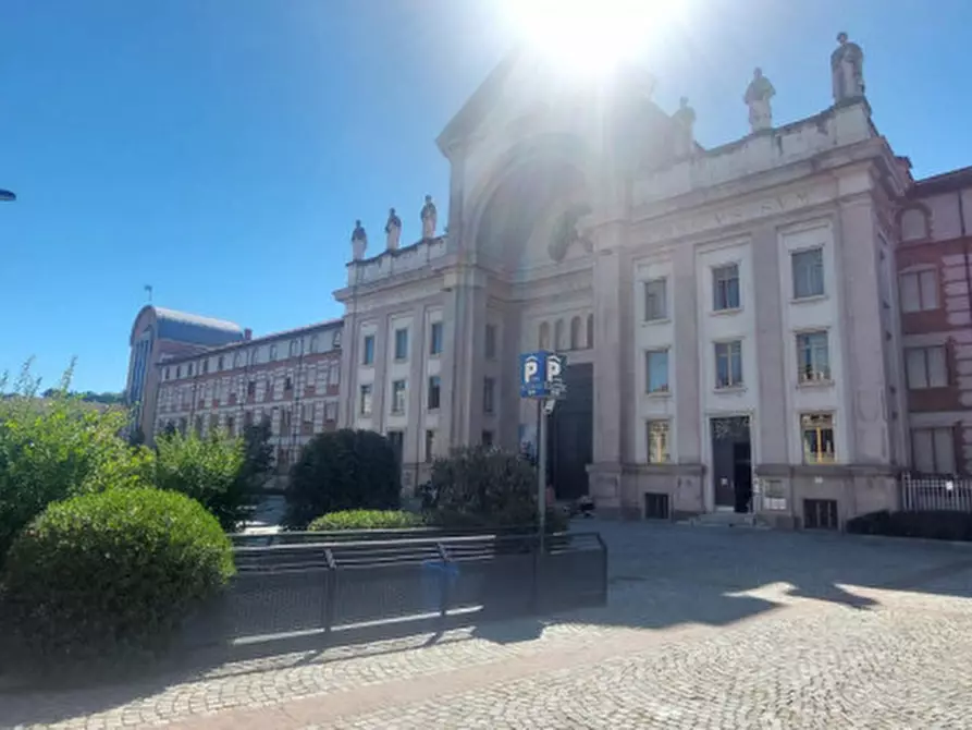 Immagine 1 di Posto auto in vendita  in Piazza San Paolo a Alba