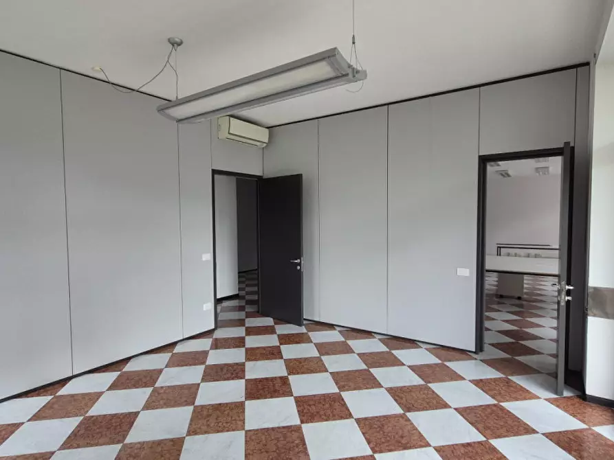 Immagine 11 di Ufficio in affitto  in Piazza Vittoria a Bolzano