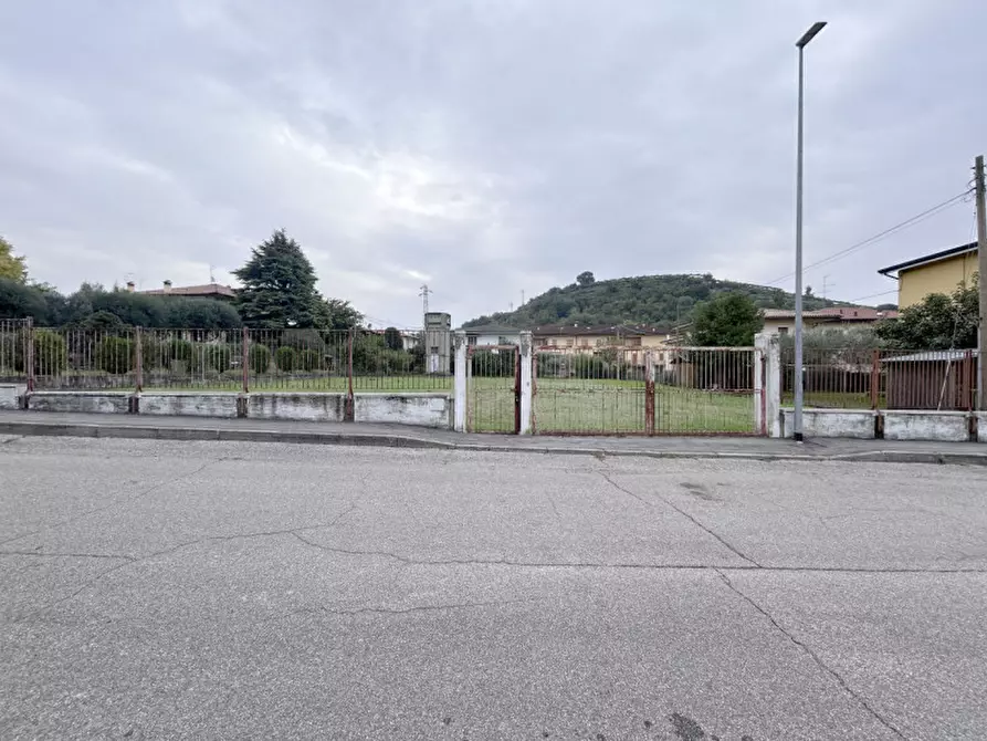 Immagine 10 di Terreno in vendita  a Sant'ambrogio Di Valpolicella