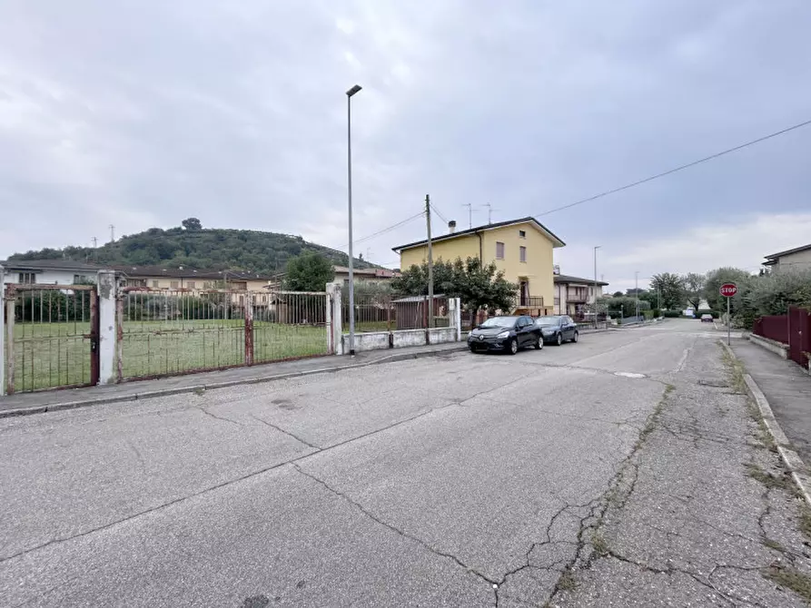 Immagine 11 di Terreno in vendita  a Sant'ambrogio Di Valpolicella