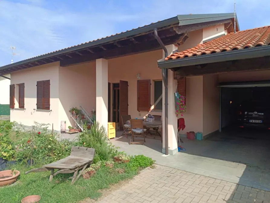 Immagine 1 di Villa in vendita  in Largo Borsellino 13 a Frassineto Po