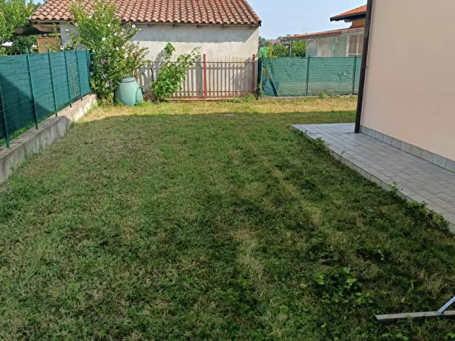 Immagine 3 di Villa in vendita  in Largo Borsellino 13 a Frassineto Po